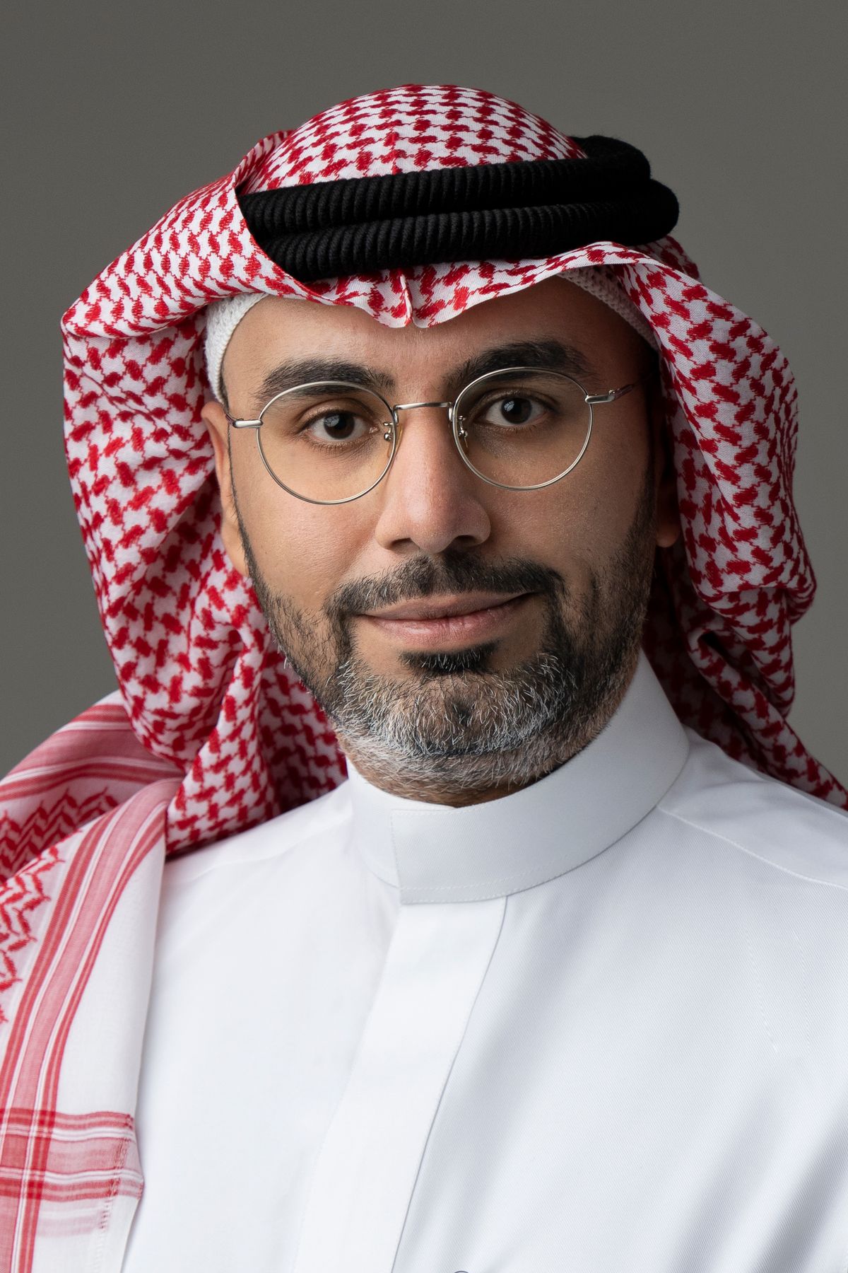 د. محمد عبدالرزاق الدحيلب، جراح عام، في الدمام